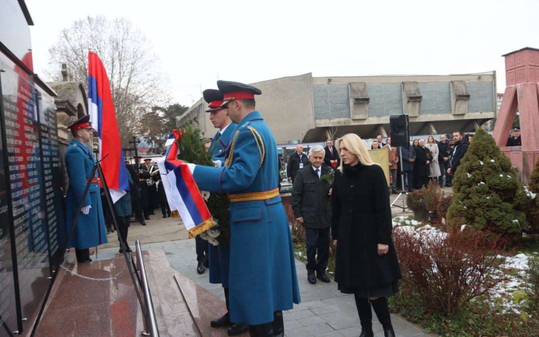 Предсједница Републике Српске положила вијенце поводом обиљежавања Дана Републике Српске