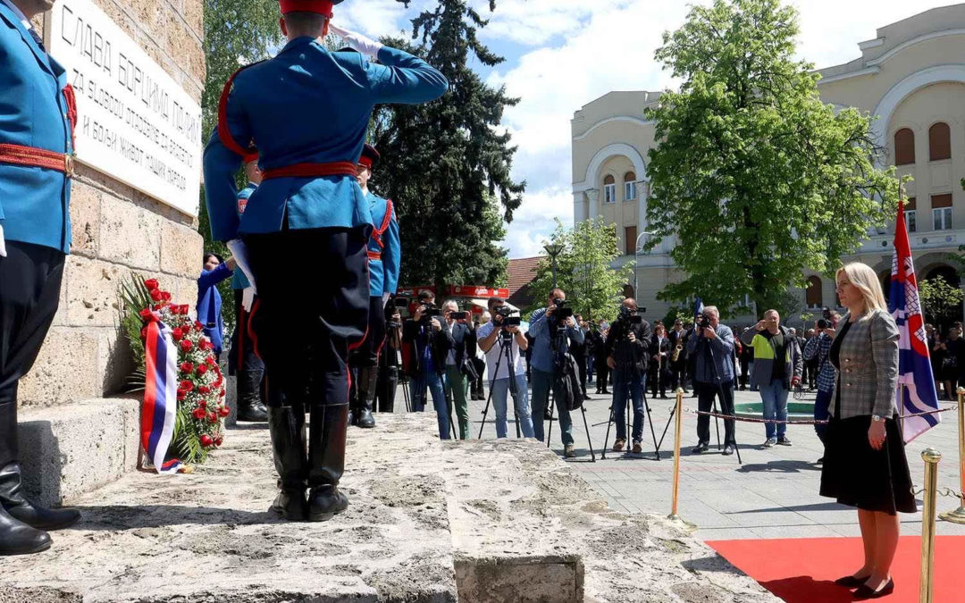 Предсједница Републике Српске положила вијенац на Тргу палих бораца НОР-а поводом Дана Града Бањалуке