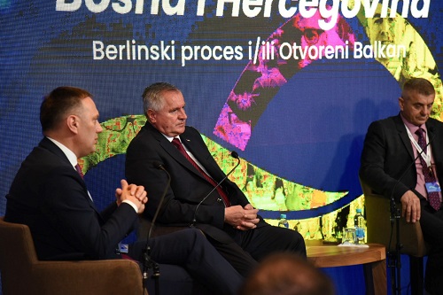 Премијер Вишковић на Економском форуму: У Српској активне инвестиције у вриједности од двије милијарде КМ