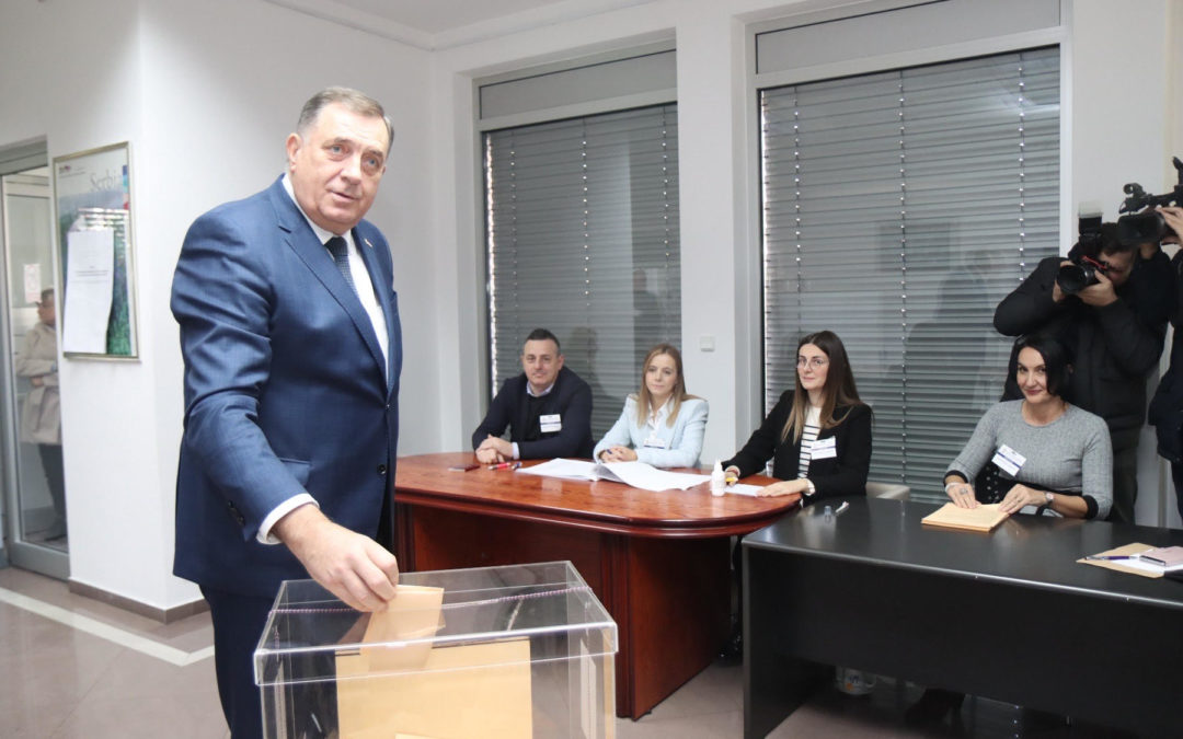 Предсједник Додик гласао на парламентарним изборима у Републици Србији