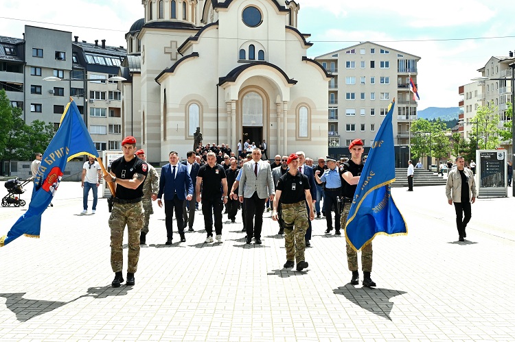 У Палама одата почаст припадницима одреда „Јахорина“: премијер Минић поручио да је јачање полиције институционална обавеза